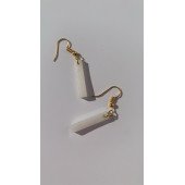 Beyaz Renkli Simli Sedefli Parlak Gold Aksesuarlı Çubuk Şekil Sallantılı Epoksi Küpe Hediyelik thumbnail 3