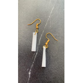 Beyaz Renkli Simli Sedefli Parlak Gold Aksesuarlı Çubuk Şekil Sallantılı Epoksi Küpe Hediyelik thumbnail 4