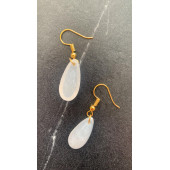 Şeffaf Beyaz Renkli Sedefli Parlak Gold Aksesuarlı Damla Şekilli Sallantılı Epoksi Küpe Hediyelik thumbnail 6