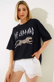 Leopar Baskılı T-shirt Siyah thumbnail 2