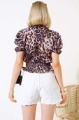 Gipeli Saten Leopar Desen Bluz Kahve - 3