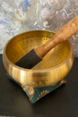 Pirinç Meditasyon Çanı Yoga Çanı Tibet Çanağı Singing Bowl 17 Cm 7 Element Minderli thumbnail 2