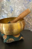 Pirinç Meditasyon Çanı Yoga Çanı Tibet Çanağı Singing Bowl 17 Cm 7 Element Minderli thumbnail 6