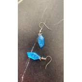 Gök Mavi Renkli Simli Sedefli Parlak Gümüş Aksesuarlı Kristal Şekil Sallantılı Epoksi Küpe Hediyelik thumbnail 3