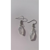 Şeffaf Beyaz Renkli Parlak Gümüş Aksesuarlı Kristal Şekil Sallantılı Epoksi Küpe Hediyelik thumbnail 5