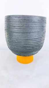 Bitki Tasarımı Antrasit Gri Antik Kendinden Ayaklı Toprak Saksı Saksılık 19 cm thumbnail 2