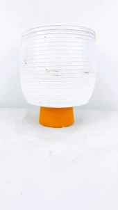 Bitki Tasarımı Antik Kendinden Ayaklı Toprak Saksı Saksılık Beyaz 19 cm thumbnail 1