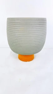 Bitki Tasarımı Antik Kendinden Ayaklı Toprak Saksı Saksılık Gri 19 cm thumbnail 3