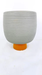 Bitki Tasarımı Antik Kendinden Ayaklı Toprak Saksı Saksılık Gri 19 cm thumbnail 4