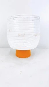 Bitki Tasarımı Antik Kendinden Ayaklı Toprak Saksı Saksılık Beyaz 19 cm thumbnail 6