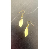 Yavruağzı Somon Rengi Parlak Kristal Şekilli Gold Aksesuarlı Küpe Epoksi El Yapımı Hediyelik thumbnail 6