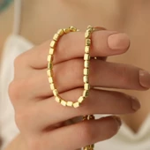 14 Ayar Mikron Altın Kaplama Küp Boncuk Zincir Kolye – Modern ve Şık Tasarım - CN00168 thumbnail 5