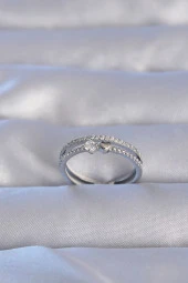 Pirinç Gümüş Renk Zirkon Taşlı Kalpli Su Yolu Model Ayarlanabilir Yüzük - EBJ240714W25335 thumbnail 1