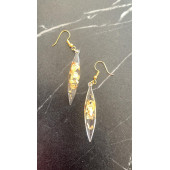 Şeffaf Renkli Gold Varak Süslemeli Gold Aksesuar Parlak Büyük Simetrik Şekil Sallantılı Epoksi Küpe thumbnail 1