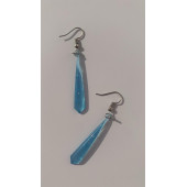 Mavi Renkli Parlak Simli Pullu Glitterli Gümüş Aksesuar Minik Piramit Şekil Sallantılı Epoksi Küpe thumbnail 6