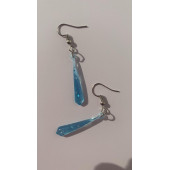 Mavi Renkli Parlak Simli Pullu Glitterli Gümüş Aksesuar Minik Piramit Şekil Sallantılı Epoksi Küpe thumbnail 8