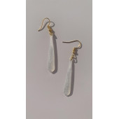 Şeffaf Beyaz Renkli Sedefli Gold Aksesuar Minik Piramit Şekil Sallantılı Epoksi Küpe El Yapımı thumbnail 1