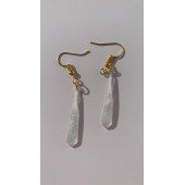 Beyaz Sedefli Renkli Gold Aksesuarlı Büyük Piramit Şekil Sallantılı Epoksi Küpe Hediyelik thumbnail 6