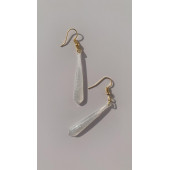 Beyaz Sedefli Renkli Gold Aksesuarlı Büyük Piramit Şekil Sallantılı Epoksi Küpe Hediyelik thumbnail 7