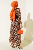 Kemerli Piliseli Şifon Elbise Oranj thumbnail 3