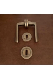 Piramit Mat Antik Sarı Lüx Yuvarlak Rozetli Oda Kapı Kolu 3 Takım thumbnail 2