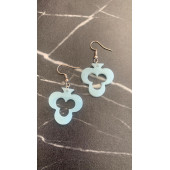 Buz Mavi Renkli Simli Sedefli Gümüş Aksesuar İskambil Sinek İçi Boş Şekil Küpe 3 cm Epoksi Hediyelik thumbnail 2