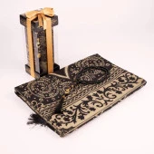 Tesbih + Seccade Hediye Seti (Desenli Dik Asetat Kutu, Siyah) - 1