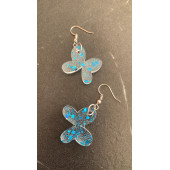 Şeffaf Parlak Mavi Glitter Süslemeli Simli Ve Pullu Kelebek Model Epoksi Küpe El Yapımı Hediyelik thumbnail 5