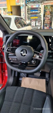 Renault Megane 5 Uyumlu Dikmeli Direksiyon Kılıfı Noktalı Desen Siyah Renk 38×10.5cm - 1