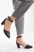 Lottis Siyah Cilt Detaylı Topuklu Kadın Ayakkabı thumbnail 1