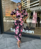 Siyah Pembe Çiçekli Atlas Kumaş Tasarım Elbise - 3