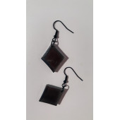 Füme Renk Simli Sedefli Siyah Aksesuar Karo Dörtgen Şekil 3 Cm Epoksi Küpe Hediyelik thumbnail 1