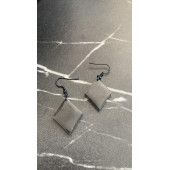 Füme Renk Simli Sedefli Siyah Aksesuar Karo Dörtgen Şekil 3 Cm Epoksi Küpe Hediyelik thumbnail 4