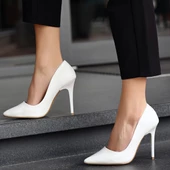 Hillar Beyaz Cilt Stiletto Ayakkabı thumbnail 4