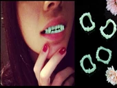 Periboia Drakula Vampir Dişi - Beyaz - 1