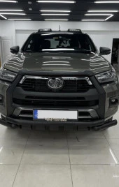 Toyota Hilux Siyah Ön Koruma Demiri 2023+ thumbnail 4