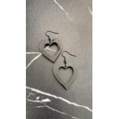 Parlak Siyah Renkli Siyah Aksesuarlı Kalp Kupa İçi Boş Model 4 Cm Epoksi Küpe El Yapımı Hediyelik thumbnail 7