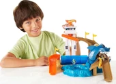 Hot Wheels Renk Değiştiren Araçlar Sharky Oyun Seti - Köpek Balığı Temalı, Havuz, Su Tankı ve 1 Adet Araba Dahil - BGK04 - 2