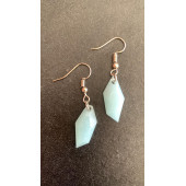 Parlak Buz Mavi Renkli Simli Sedefli Gümüş Aksesuarlı Kristal Şekil Sallantılı El Yapımı Epoksi Küpe thumbnail 4