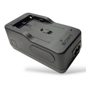 SONY BC-V615 Şarj Cihazı SONY BCV615 NP-F970 NP-730 NP-930 NP-F330 NP-F530 NP-F550 NP-F750 NP-F930 NP-F950 NP-F960 Batarya Uyumlu Şarj Aleti - 1