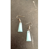 Parlak Buz Mavi Renkli Simli Sedefli Gümüş Aksesuarlı Piramit Şekil Sallantılı El Yapımı Epoksi Küpe thumbnail 7