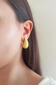 Kadın Özel Tasarım Su Damlası Modeli Seramik Sarı Küpe thumbnail 2