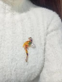 Kadın Özel Tasarım Suni İncili Papağan Figürlü Broş thumbnail 2