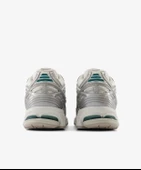NEW BALANCE 1906R SILVER METALLIC CREAM thumbnail 4