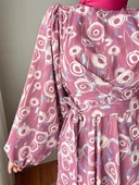 BAĞLAMALI YUVARLAK DESEN SATEN ELBİSE PEMBE - 3