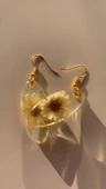 Dar Oval Şekil Şeffaf Renk Kurutulmuş Gerçek Sarı Papatya Süslü Gold Aksesuar Küpe El Yapımı Epoksi - 3