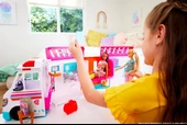 Barbie'nin Yeni Ambulansı HKT79 Lisanslı Ürün thumbnail 2