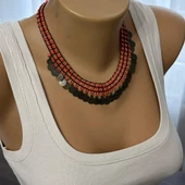 El Yapımı Otantik Pullu Kolye (Siyah ve Narçiçeği Renginde) - 2