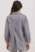 Kadın Tek Cep  Çizgili Oversize Gömlek Gri - 5