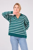 Kadın Polo Yaka İnce Çizgili Triko Kazak Zümrüt thumbnail 3